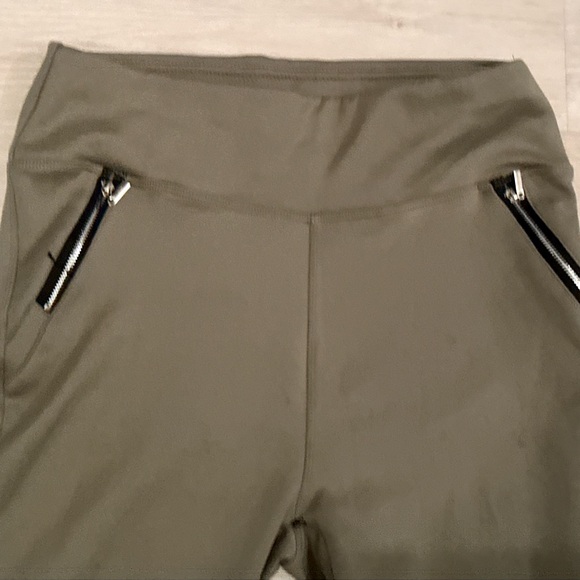Streetwear Society Green Leggings XL - Stylish, Tight Fit, Good Condition - Picture 4 of 15